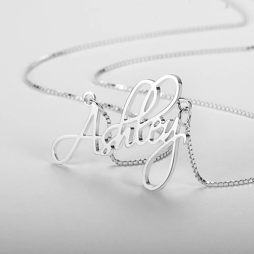 Glamorous Custom Nameplate Necklace – Timeless Keepsake