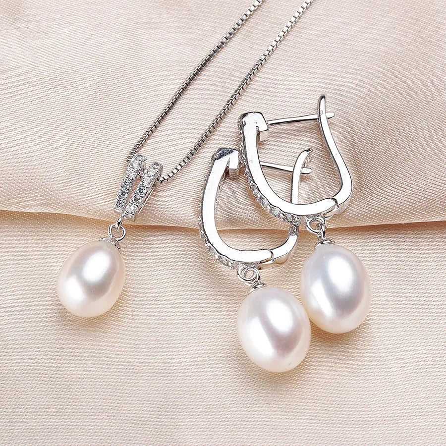 Shimmering Freshwater Pearl Jewelry Set