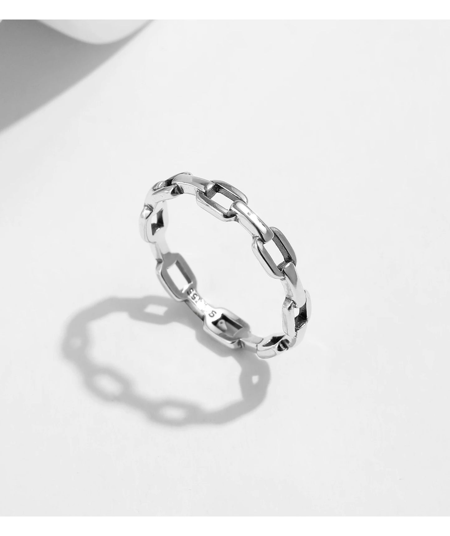 Vintage Chain Link Eternity Ring – Timeless Style
